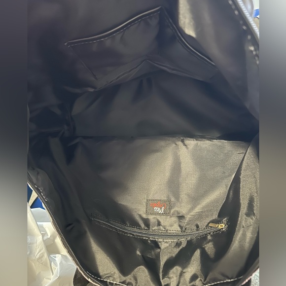 Mrs Caprice - Silver Metallic Tote  - BNWOT - Picture 4 of 5